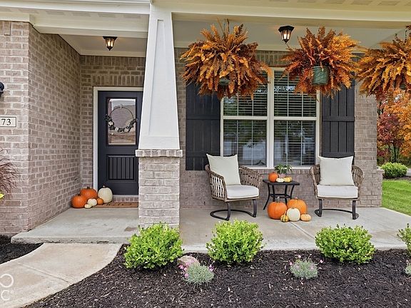 2nd image of 2373 Somerset Cir