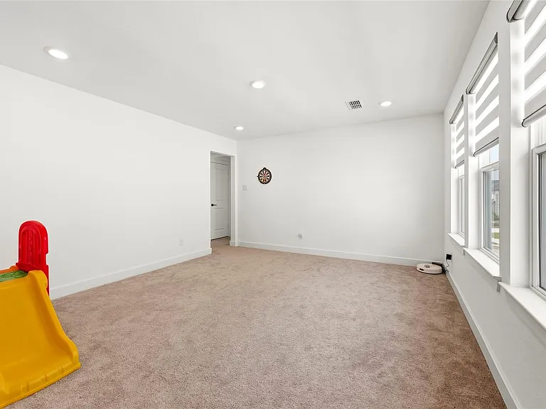 21646 Laggan Cliff Ln — Photo 28