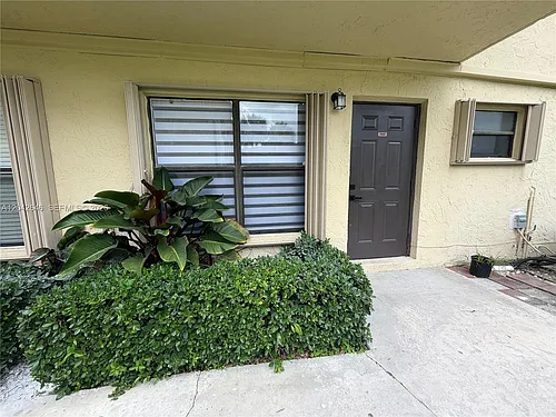 10008 NW 6th St #103 Photo 1