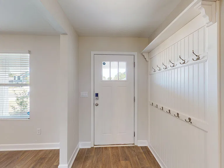 7726 Shaddix St — Photo 2