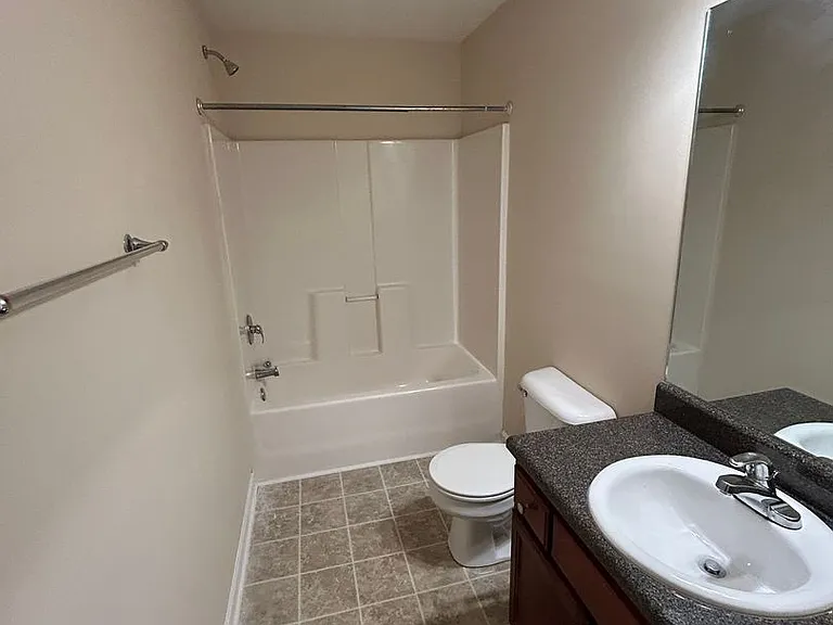 617 Burson Ave — Photo 5