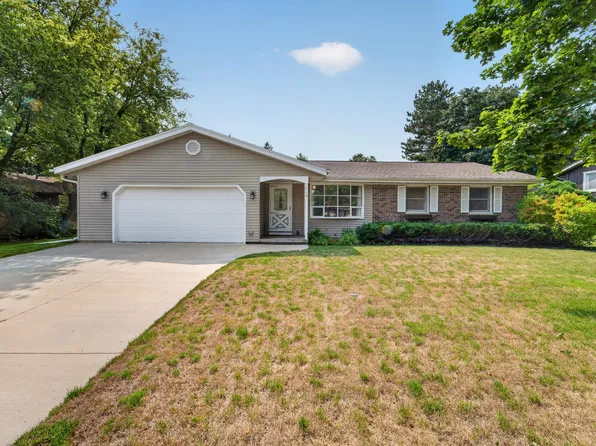 1702 N Page St, Stoughton, WI 53589