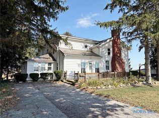 4177 Luman Rd, Fostoria, OH 44830
