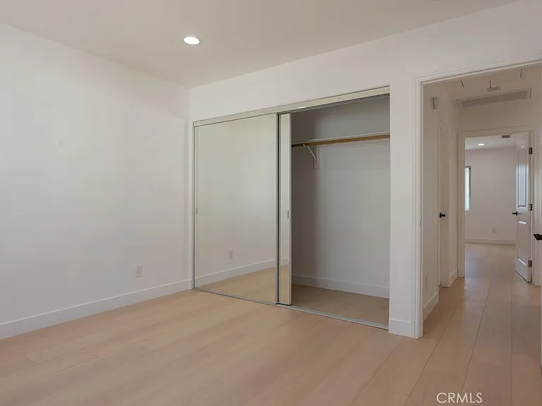 14605 Wyandotte St — Photo 13