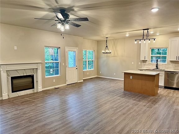 5th image of 468 Arthur Dr