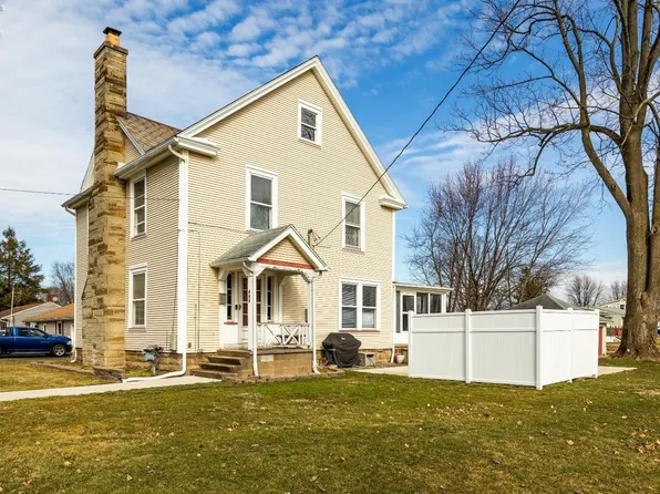 483 N Main St, Amherst, OH 44001