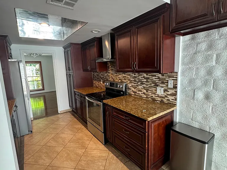 4153 W Sarah St — Photo 12