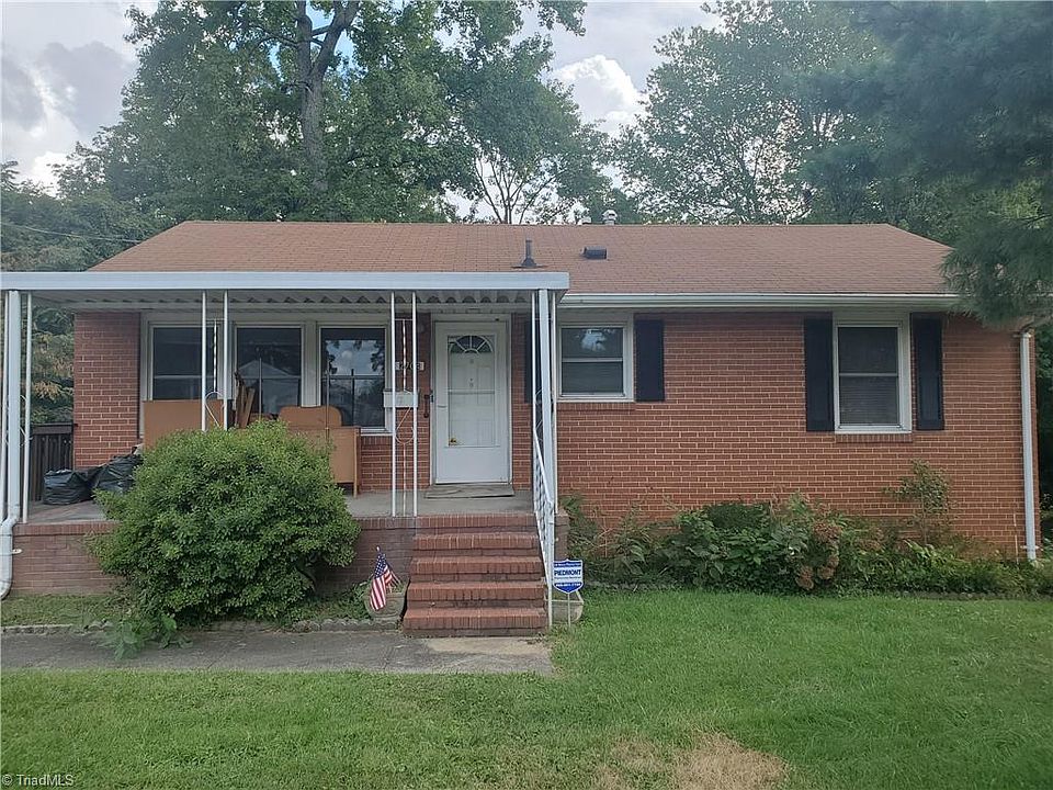 1st image of 2704 Summit Ave