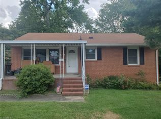 2704 Summit Ave, Greensboro, NC 27405