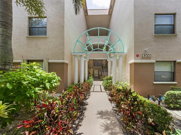 4300 NW 30th St APT 341, Coconut Creek, FL 33066