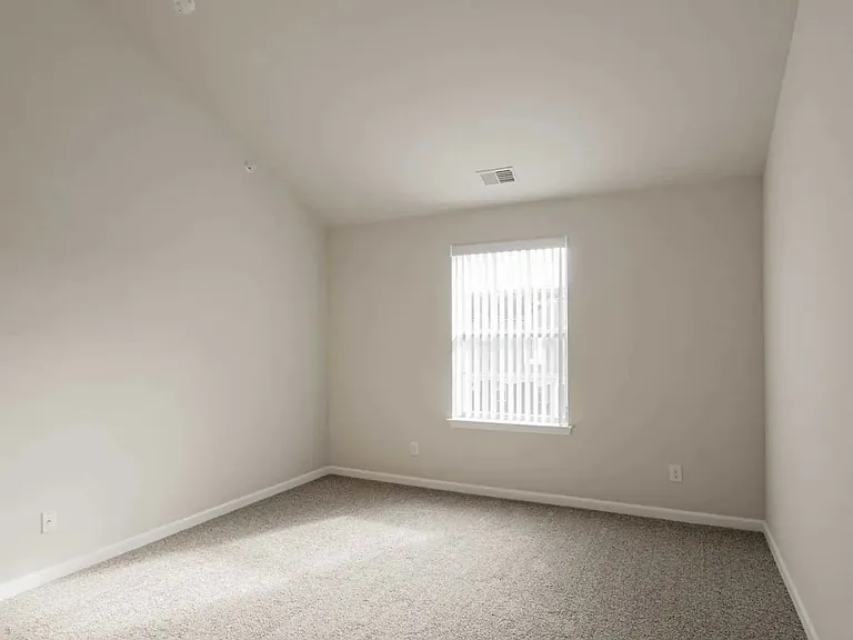 Harvard Place Apartments — Photo 68