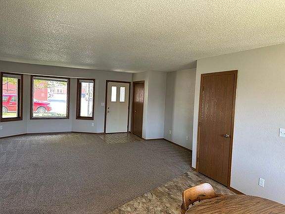 2nd image of 105 Oscar Ave N