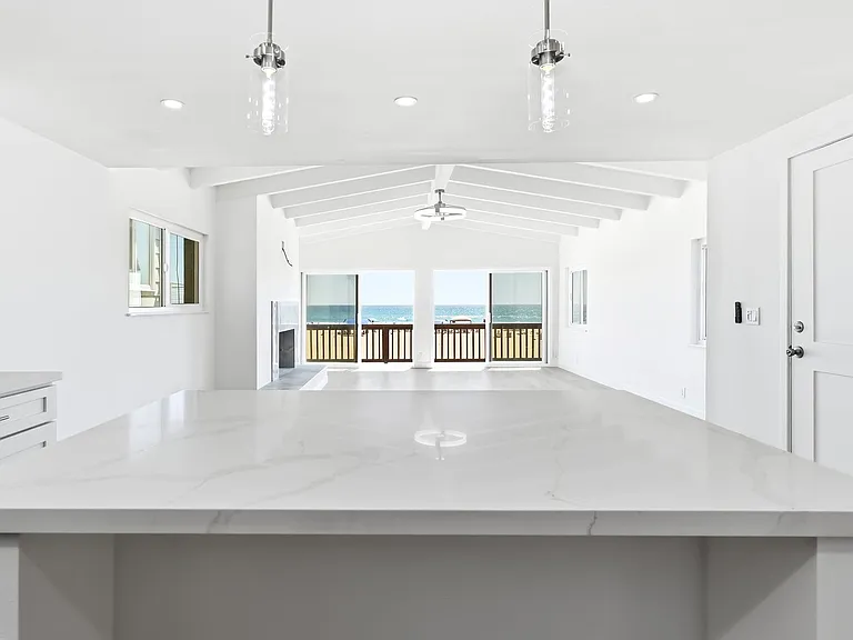 3010 W Oceanfront — Photo 17