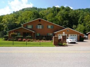 221 Trace Fork Rd, Chapmanville, WV 25508