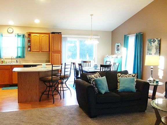 3rd image of 5370 Northwood Dr #3