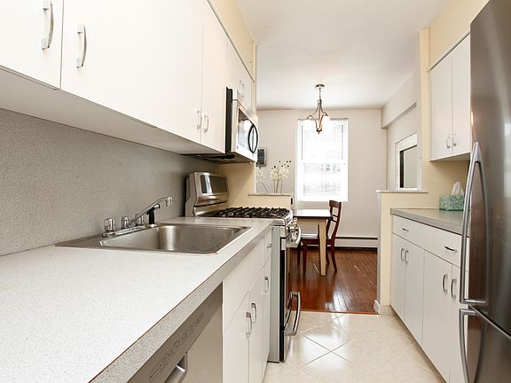 4th image of 119 E Hartsdale Ave APT 4D