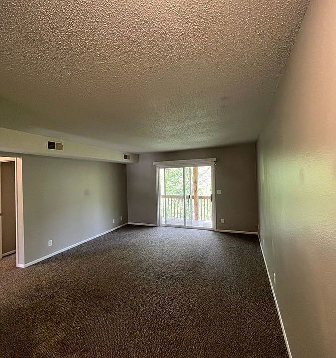 1st image of 630 N 9th St APT 12