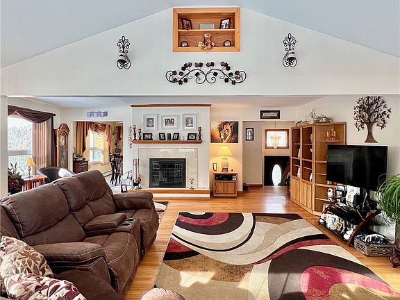 5th image of 378 Winney Hill Rd