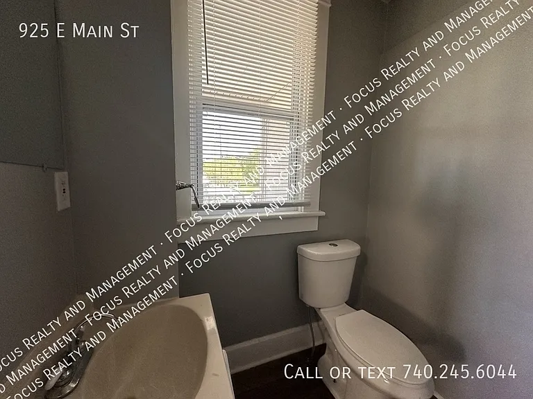 925 E Main St — Photo 3