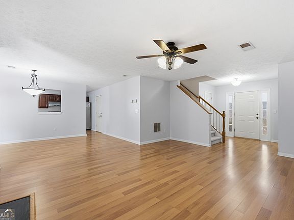 4th image of 3279 Benthollow Ln