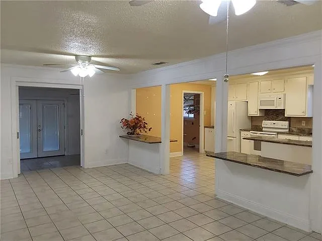 2025 Starling Dr — Photo 8