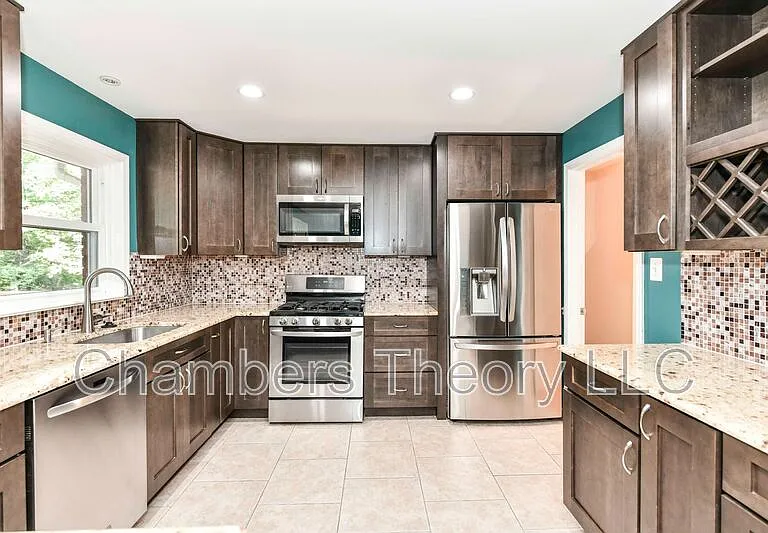 9205 Hamilton Dr — Photo 5