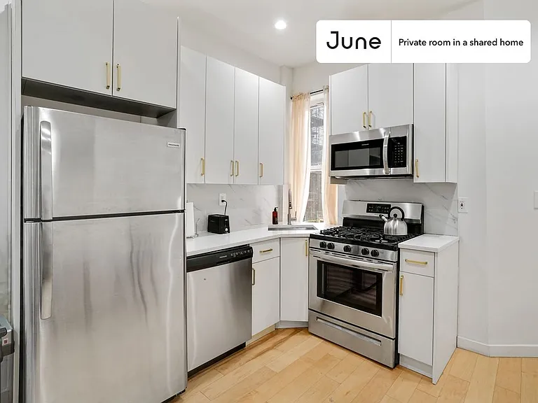 252 Madison St #3A — Photo 11