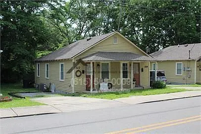 405 Granbury St — Photo 2