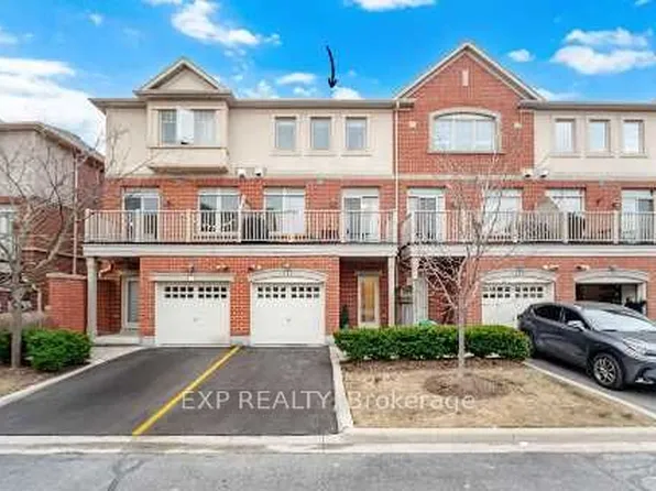 3235 Thomas St #2, Mississauga, ON L5M 0M2