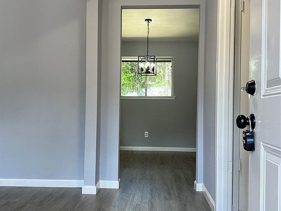 5th image of 8718 Chipping Ln