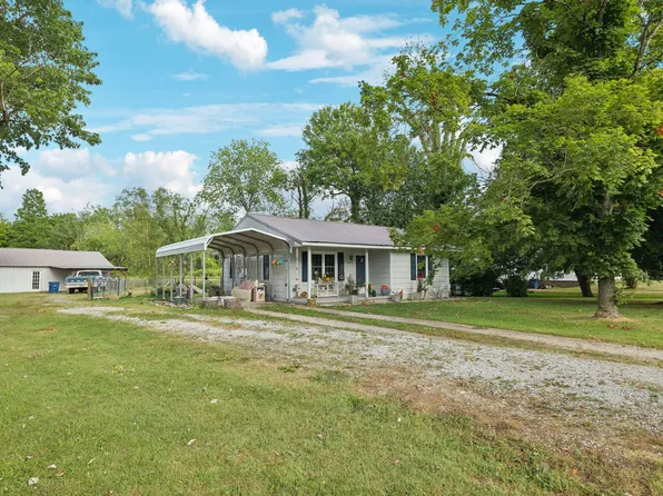 1023 S Main St, Mt Pleasant, TN 38474