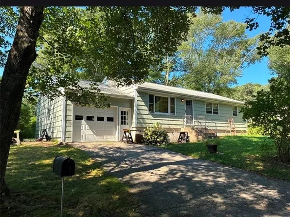 39 Juniper Drive Ext, Ashaway, RI 02804