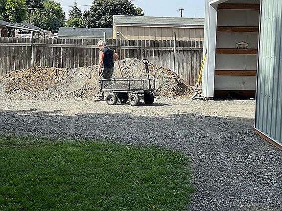 5th image of 16017 E Longfellow Ave