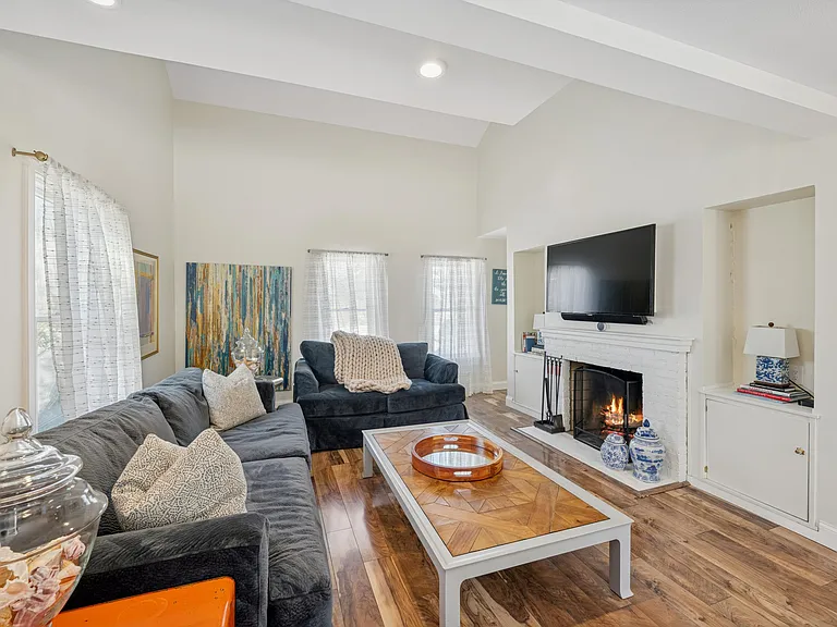 570 Hampton Rd #22 — Photo 6