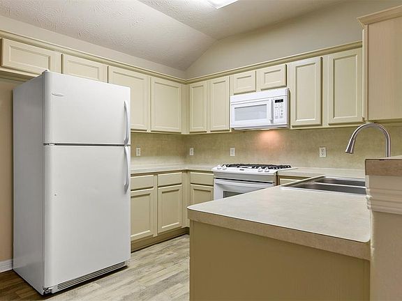 5th image of 24210 Soft Pine Dr