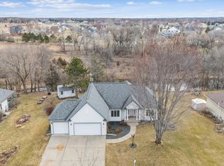 1426 Valley Creek Dr, New Richmond, WI 54017