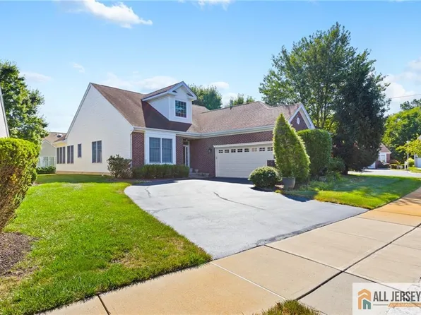 297 Heather Way, Monroe Township, NJ 08831