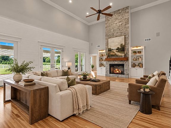 4th image of 19220 Saddleback Dr
