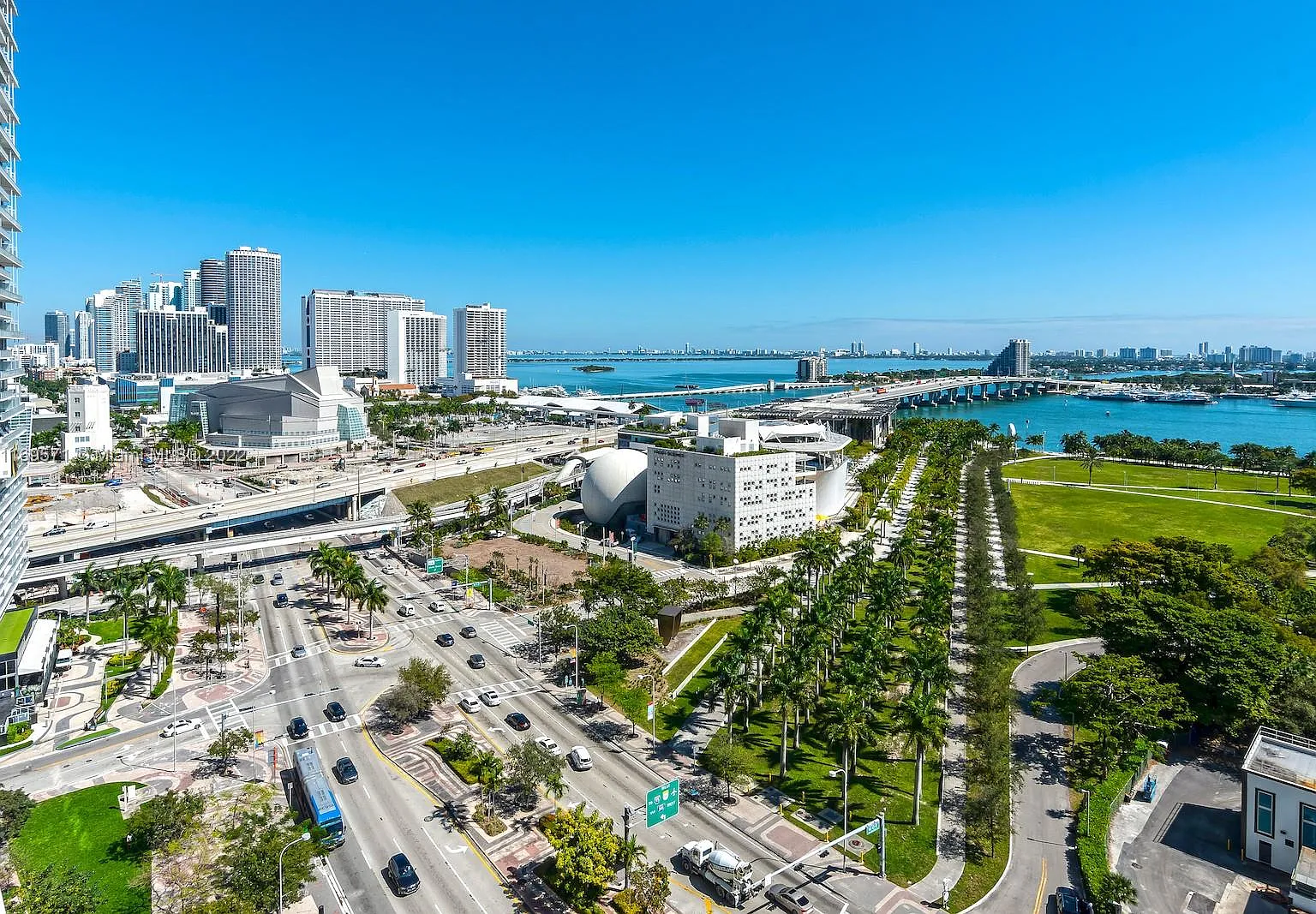 900 Biscayne Bay — Photo 4