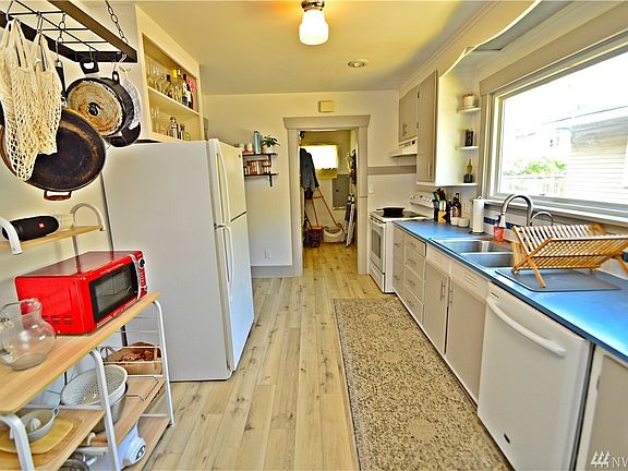 4th image of 4012 S Park Ave