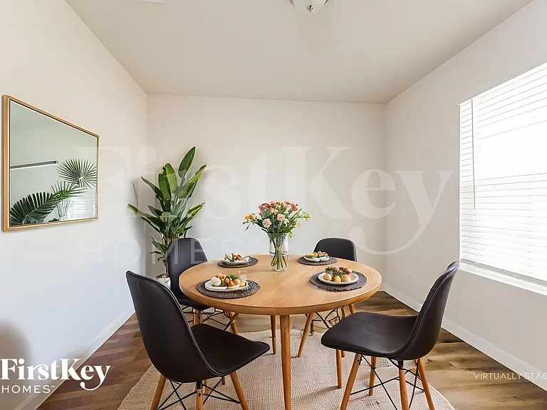 2104 Cedar Bend Dr — Photo 6