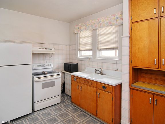5th image of 2832 Rose St 25th Ave
