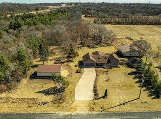 8325 S Avon Store Rd, Brodhead, WI 53520