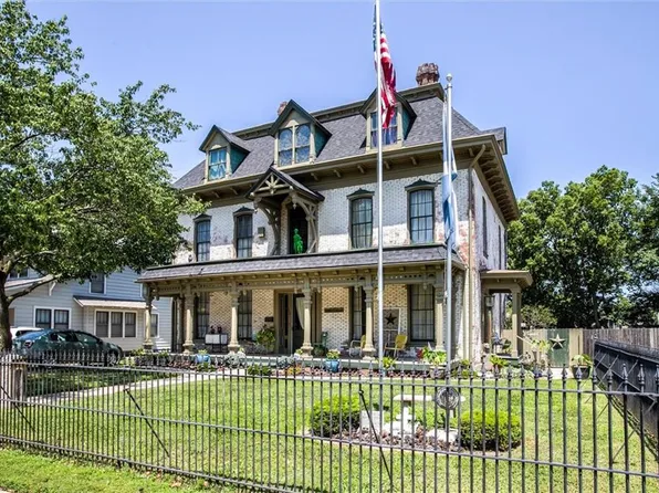 522 W Maple Ave, Independence, MO 64050