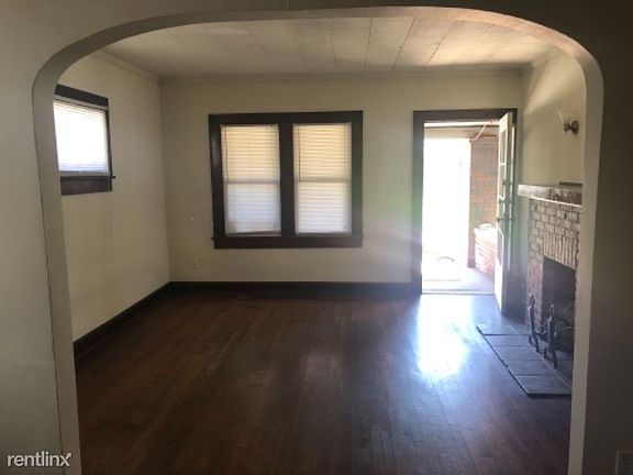 4th image of 802 N Oxford St