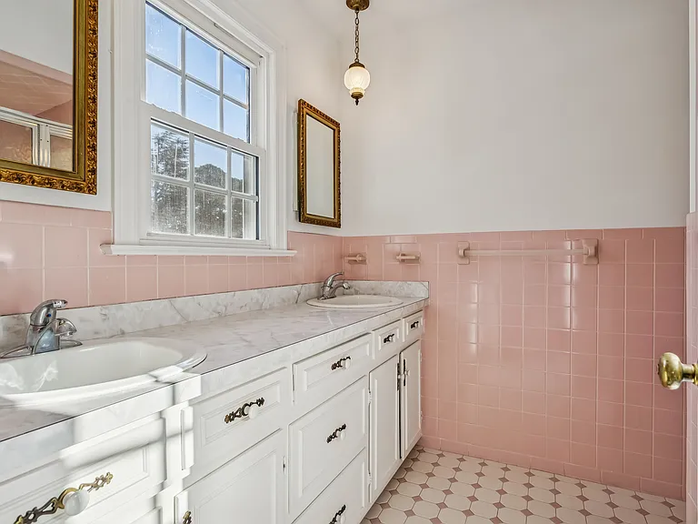 1468 Wakefield Dr — Photo 16