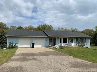 9756 Shaw Creek Ct NE, Rockford, MI 49341