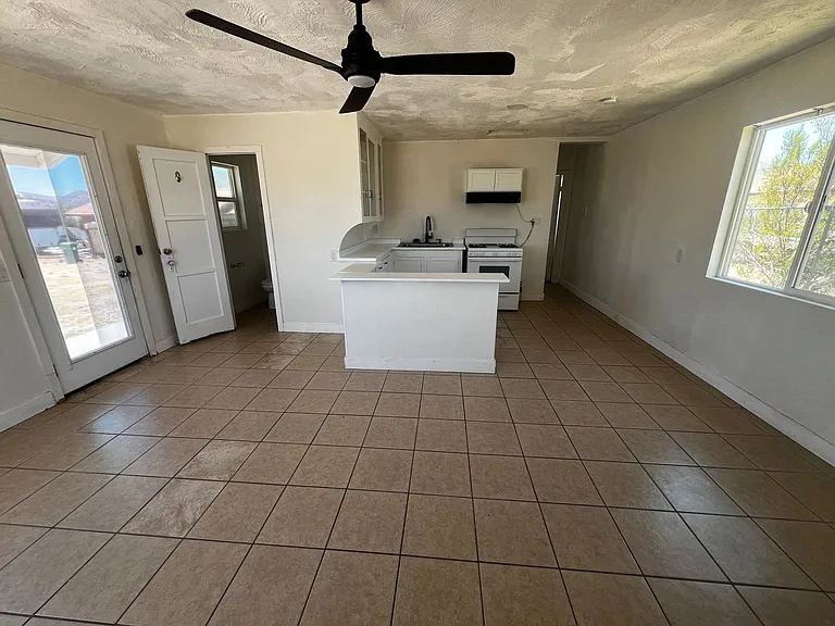 6104 Chia Ave — Photo 9