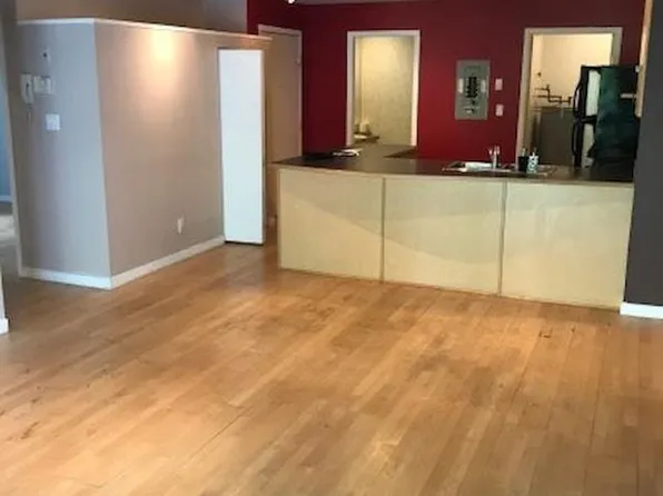 2522 Waterloo St #202, Vancouver, BC V6R 3H5