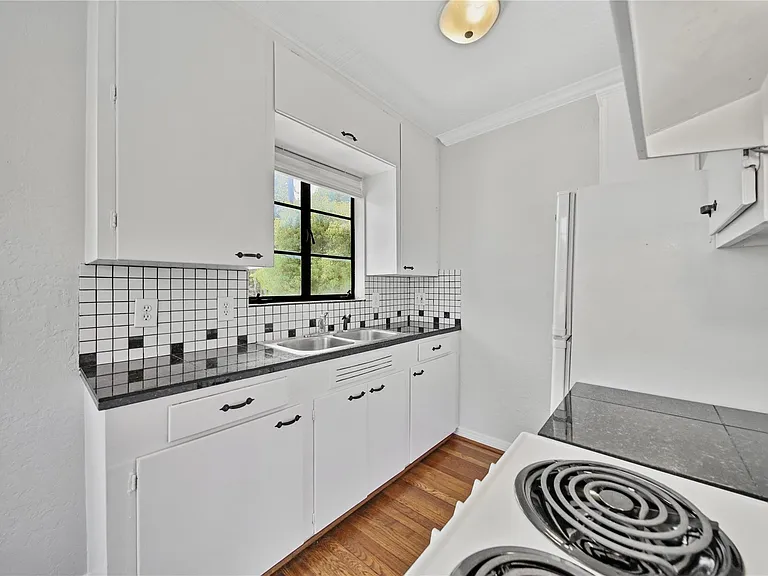 216 1/2 Munford St — Photo 11